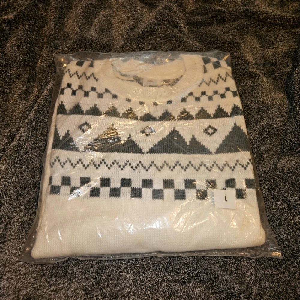Never worn Coors Light Chriatmas Sweater Size Large